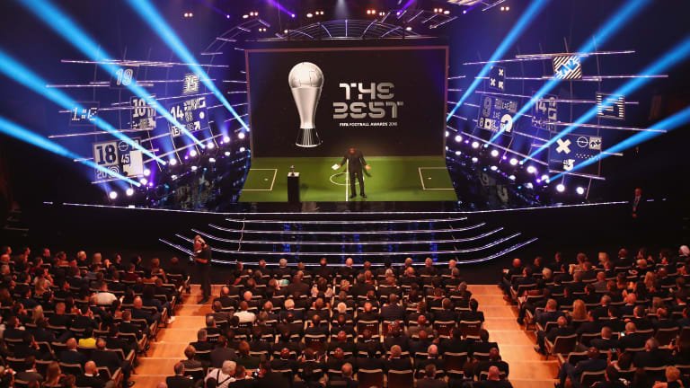 Gli abiti di Arrigo sul palco di The Best Fifa Football Awards 2019